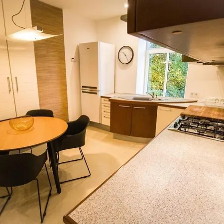 Comfy, Warm And Central 3 Rooms Apartment *
